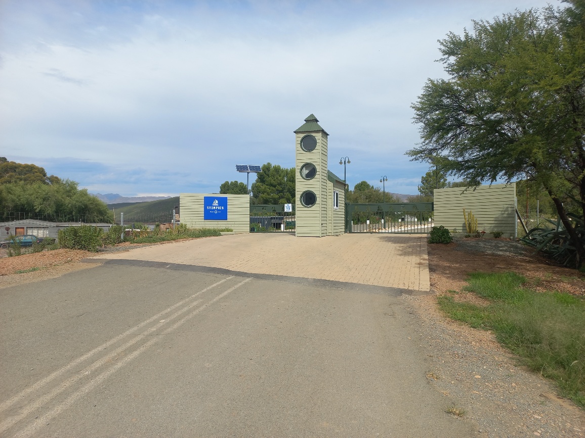 20260402_134940_ Stompies Resort – entrance